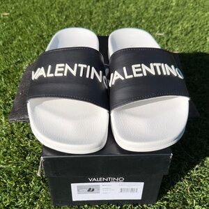 NEW - Valentino Monochrome Logo Slides Sz 11